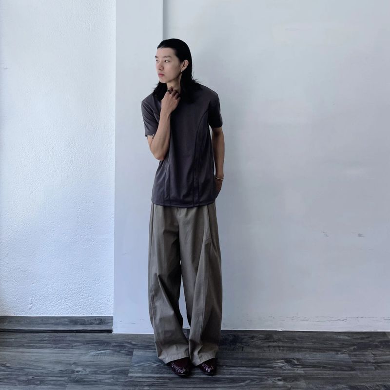 Articulated Seam Fitted Tee