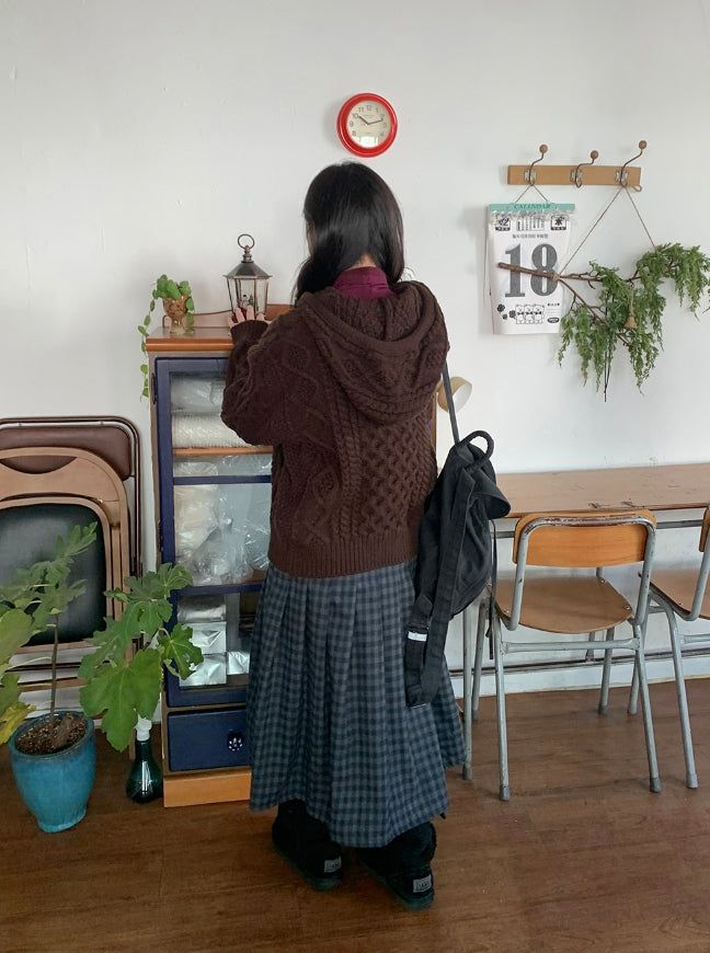 Dimtro Cable Hood Knit Cardigan