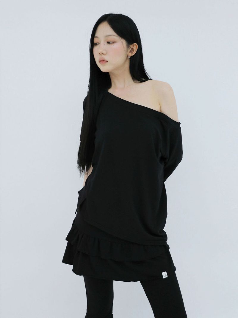 UGLYSHADOW（アグリーシャドウ）の「UNBALANCE BUTTON SHOULDER TOP(BLACK)（Tops）」