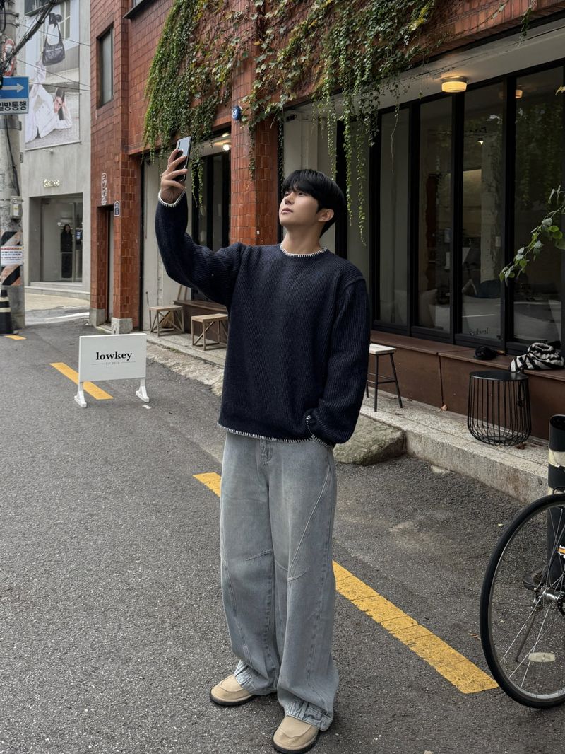 Hoshi line round knitwear