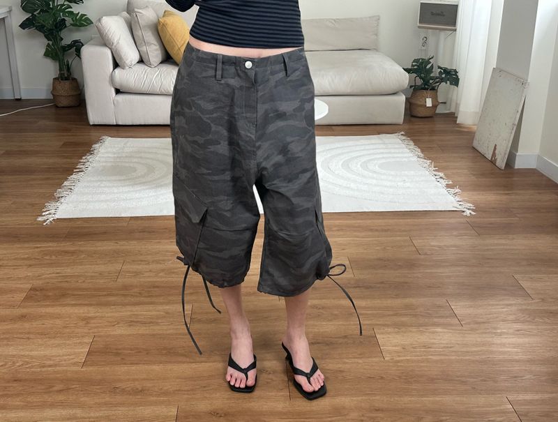 wide cargo bermuda shorts