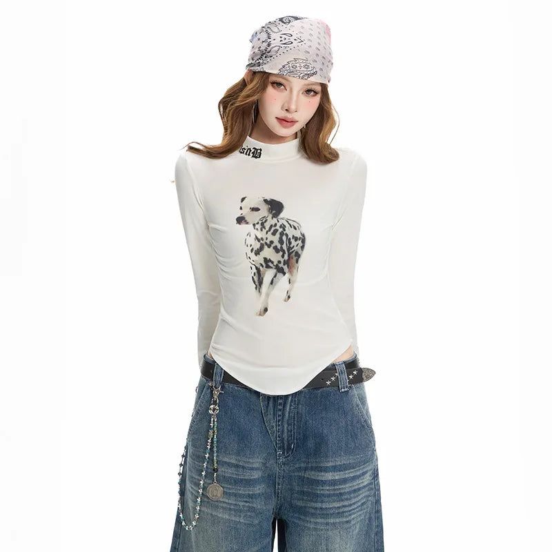 La mode MAQI（ラ モード マキ）の「Vintage Dog Print Mock Neck Long Sleeve Top（Tops）」