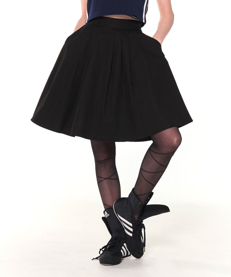 ZIZEMUSEUM(ジゼミュージアム)の「FLARE COTTON MINI SKIRT (BLACK)(Skirts)」