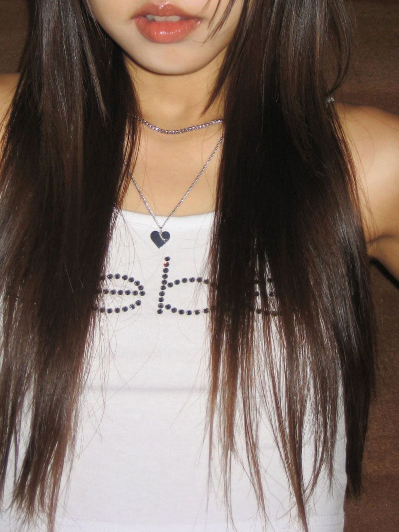 Flat heart symbol necklace