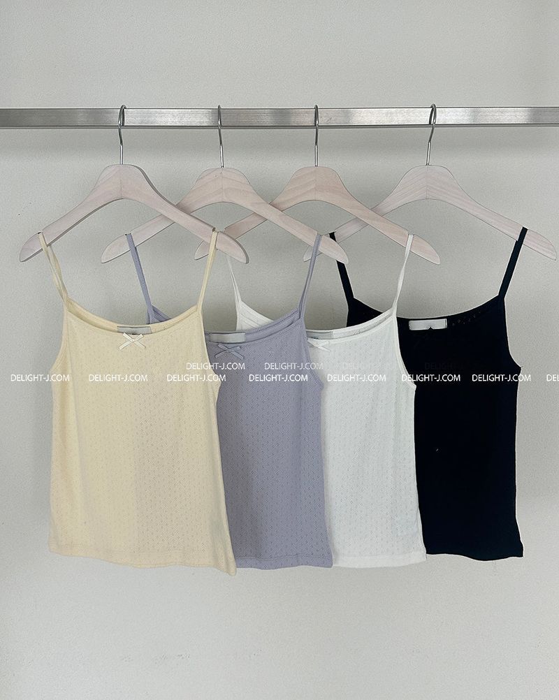 a ribbon-punching sleeveless shirt