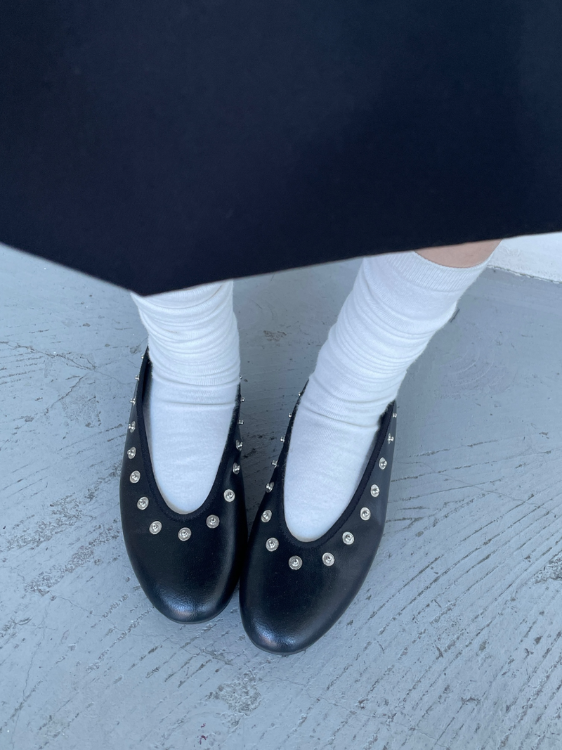 stud soft flat shoes