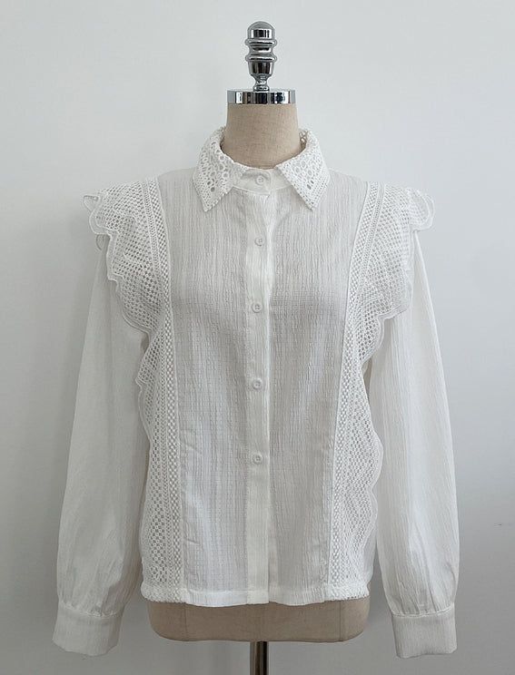 Crea Lace Collar Puff Blouse