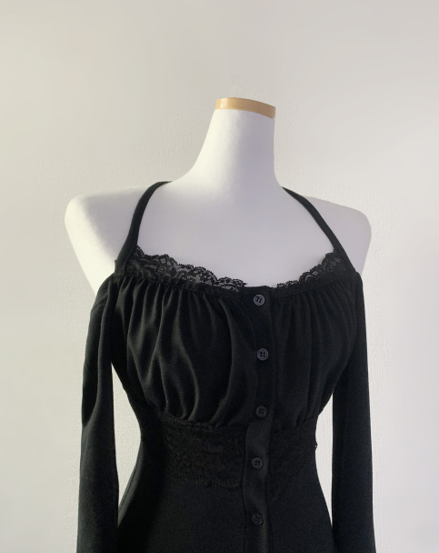 Brissen lace off-shoulder top (black)