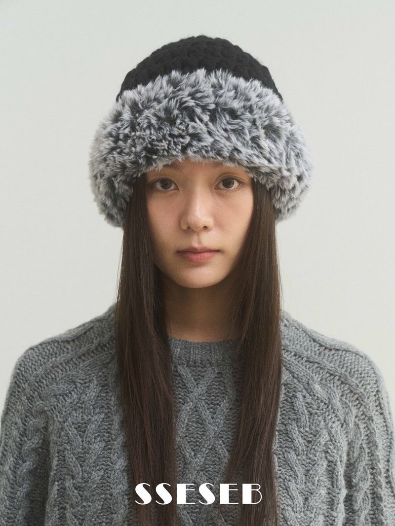 SSESEB(セセブ)の「Eskimo Fakefur Beanie - Black(Hats)」