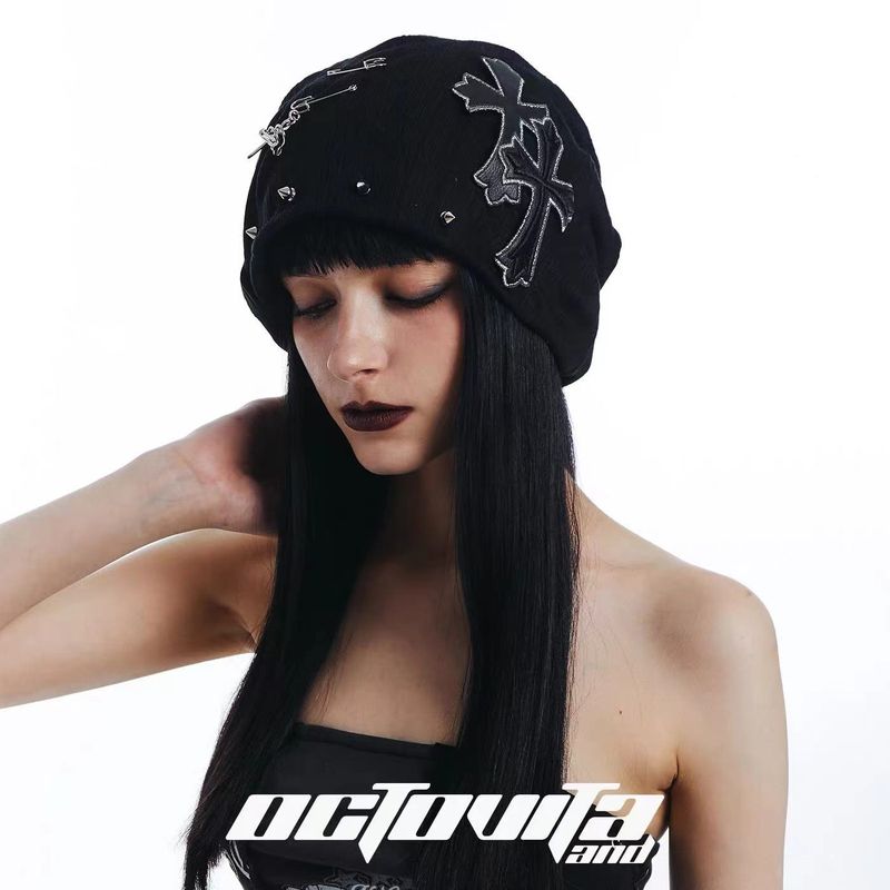 OCTOVITAAND（オクトヴィタアンド）の「ブラックニッテッドハット（帽子）」
