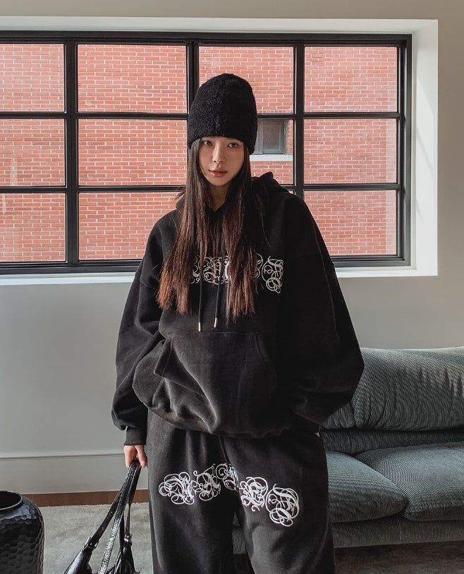 Arc Lettering Embroidered Brushed Over Sweatpants