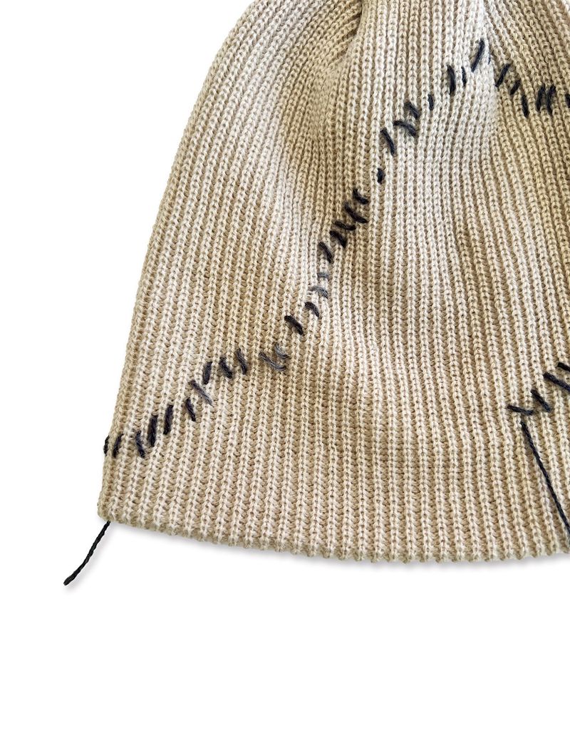 Wave Hand Stitch Detail Beanie / Beige