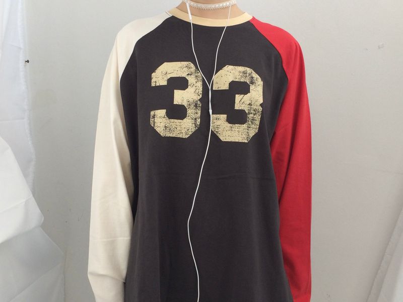 Number-printed color long sleeve