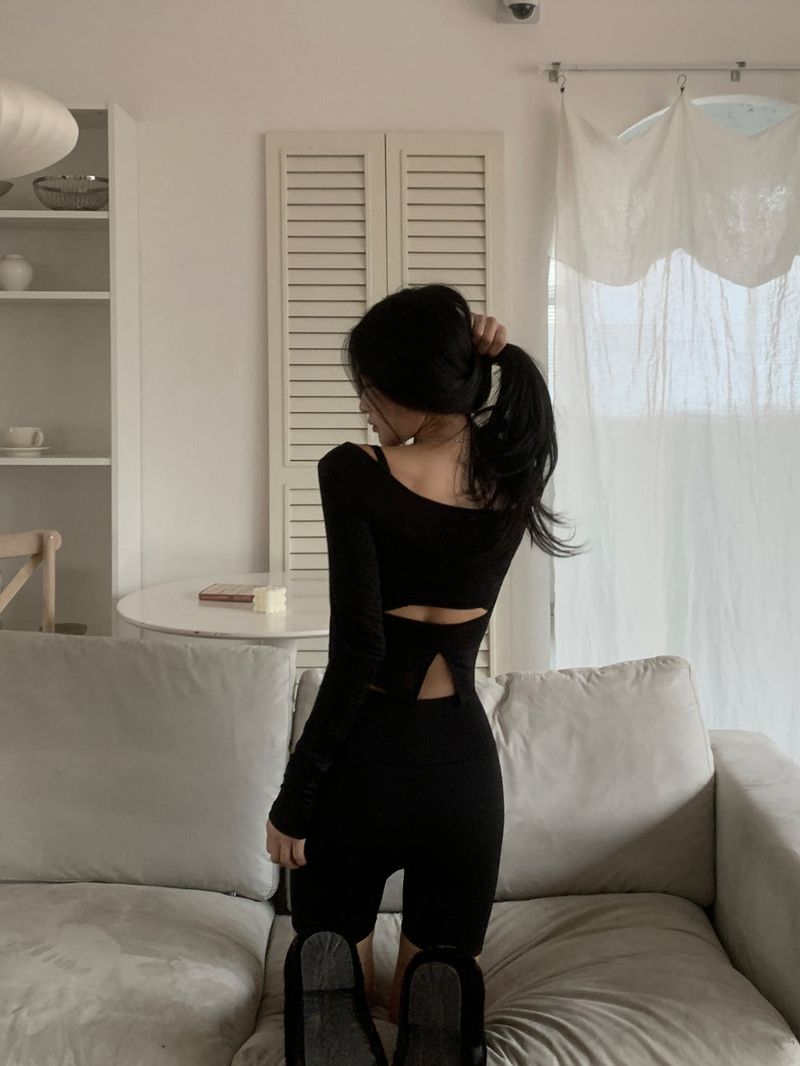 Cutout Back Slit Round Neck Long Sleeve Tee (4 Colors)