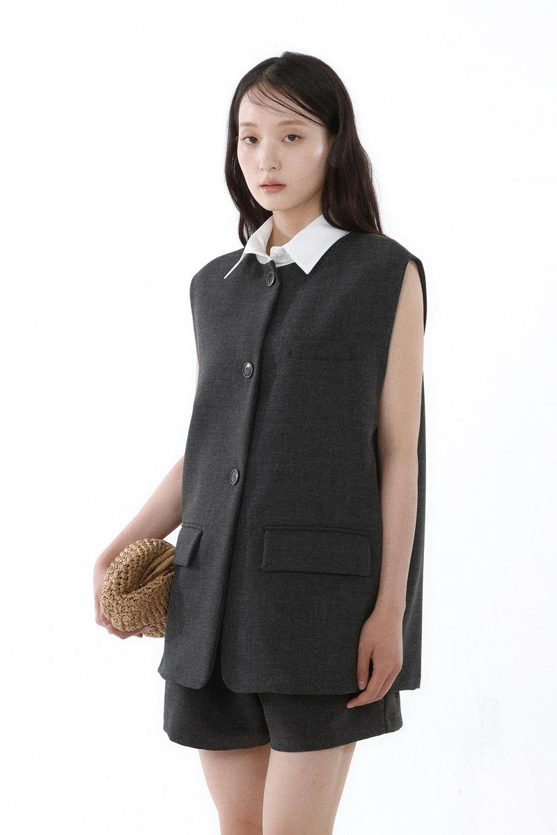 [SET-UP] COLLARED SLEEVELESS JACKET, FRONT BELT SHORTS SET_CHARCOAL