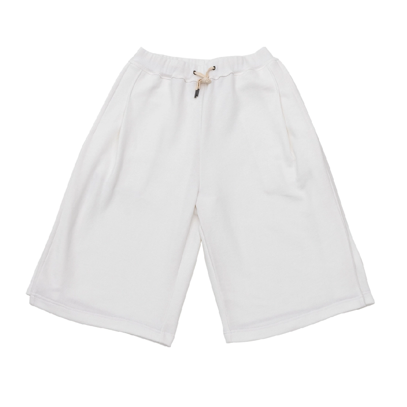 Don't Ask My Plan (DAMP)(ドントアスクマイプラン)の「BERMUDA PLEATS WIDE SWEAT SHORTS_WHITE(Pants)」