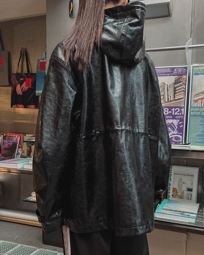 Seri glossy crack leather hoodie field jacket