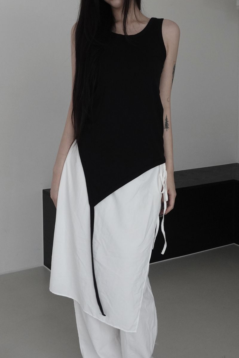 URBAN UNIQUE(アーバンユニーク)の「unbalanced layered tail sleeveless (4color)(Tops)」