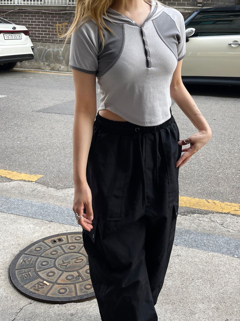 color matching button crop sleeve hoodie