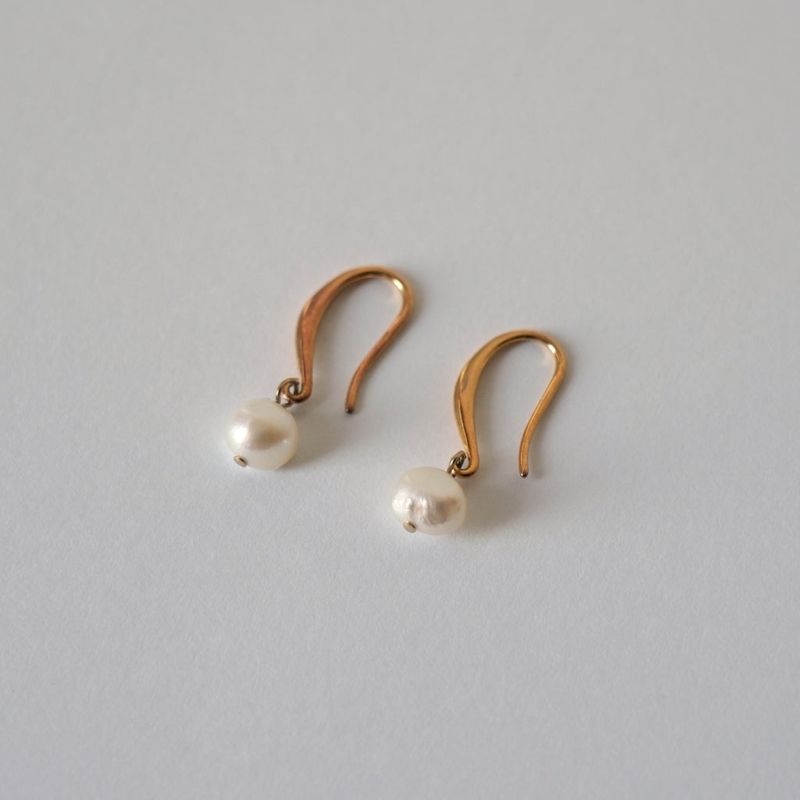pearl hook pierce