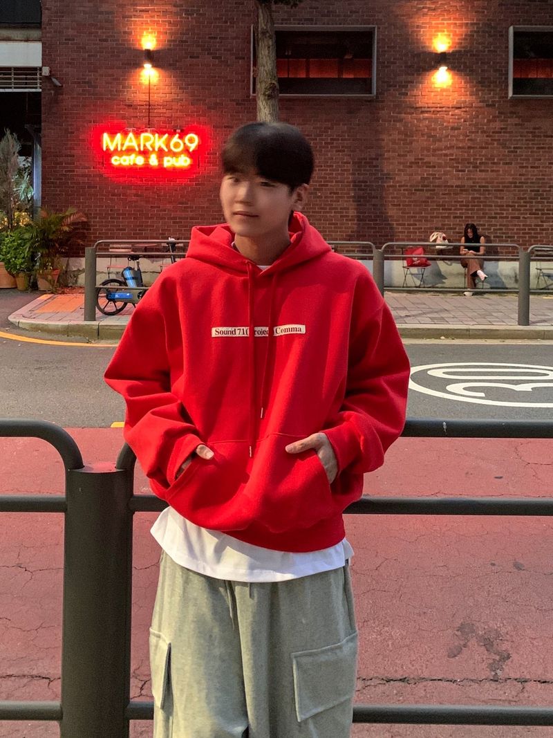 CM Render PREMIUM HOODIE