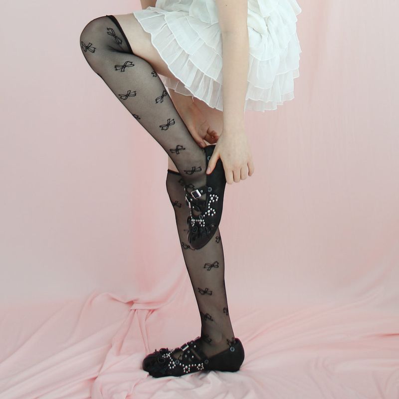 ribbon pattern over knee socks (black)