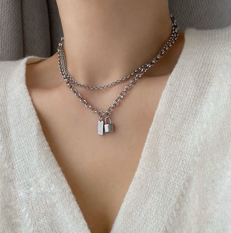 Acer rojo(アセルロジョ)の「jmul Bold Lock Two Lines Chain Choker Necklace(Accessories)」