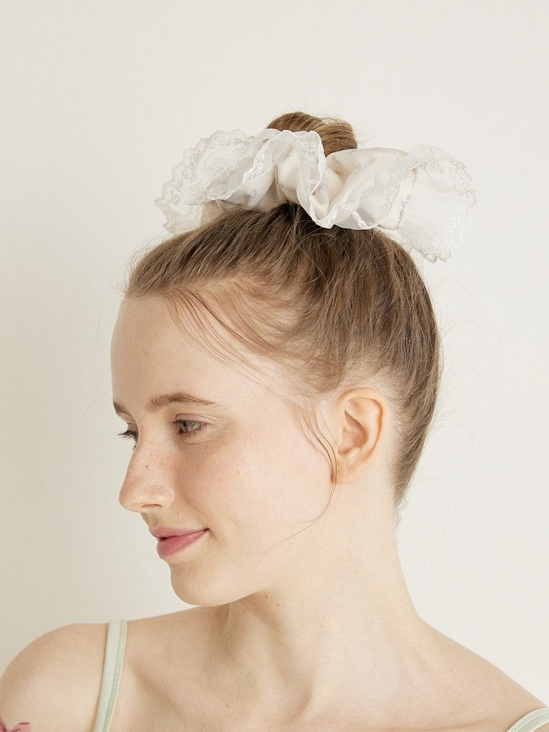 BIG LACE SCRUNCHIE - CREAM