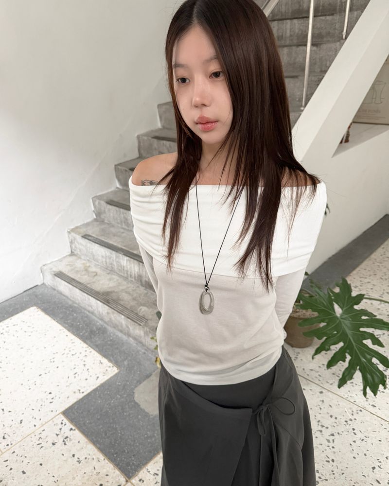Forma Oval Necklace