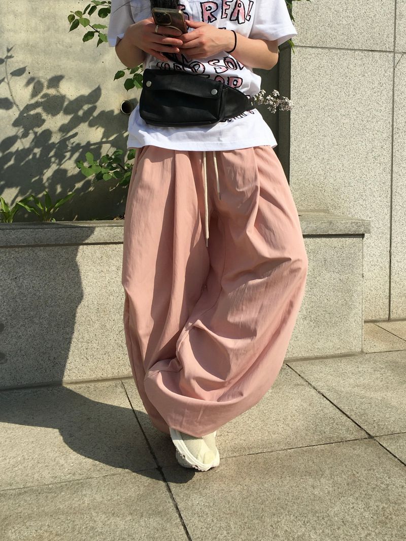 Cool Over Curved Nylon Pants (7c)