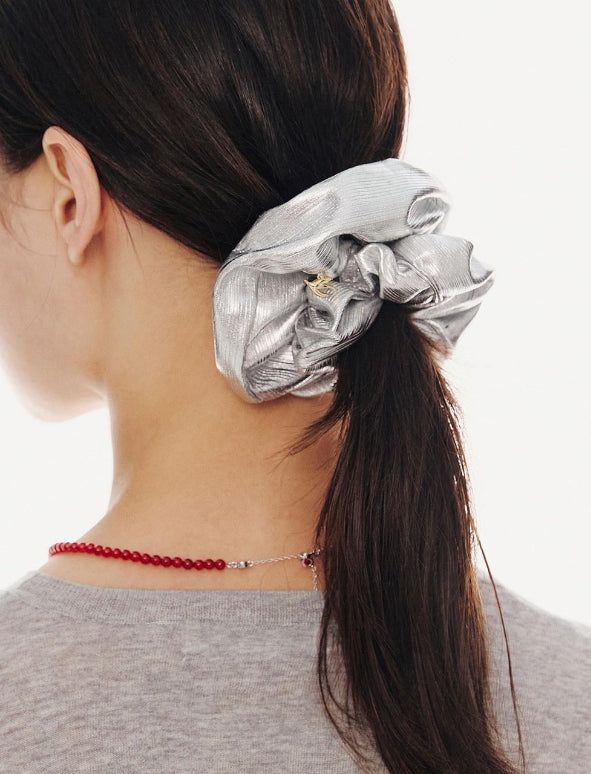 hyeres lor(イエール・ロール)の「26SS★ Colombe d'Or Metallic Ruffle Hair Scrunchie + Teddy Bear Keyring Set(Hair Accessories)」