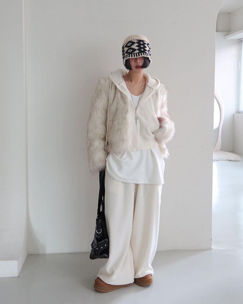 Fluffy fleece hooded zip-up jacket