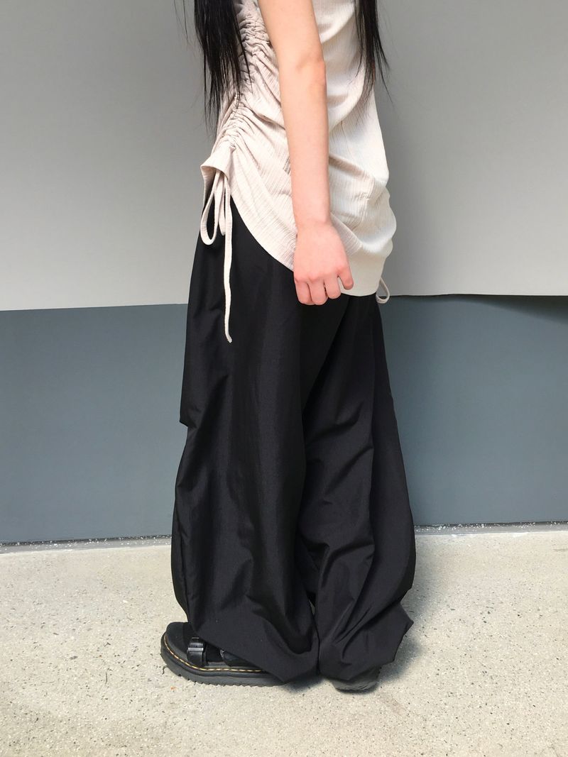 Cool Over Curved Nylon Pants (7c)