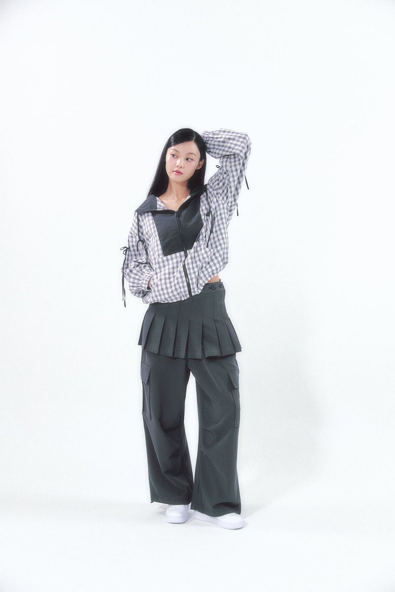 Pleats Skirt Cargo Pants Set Charcoal