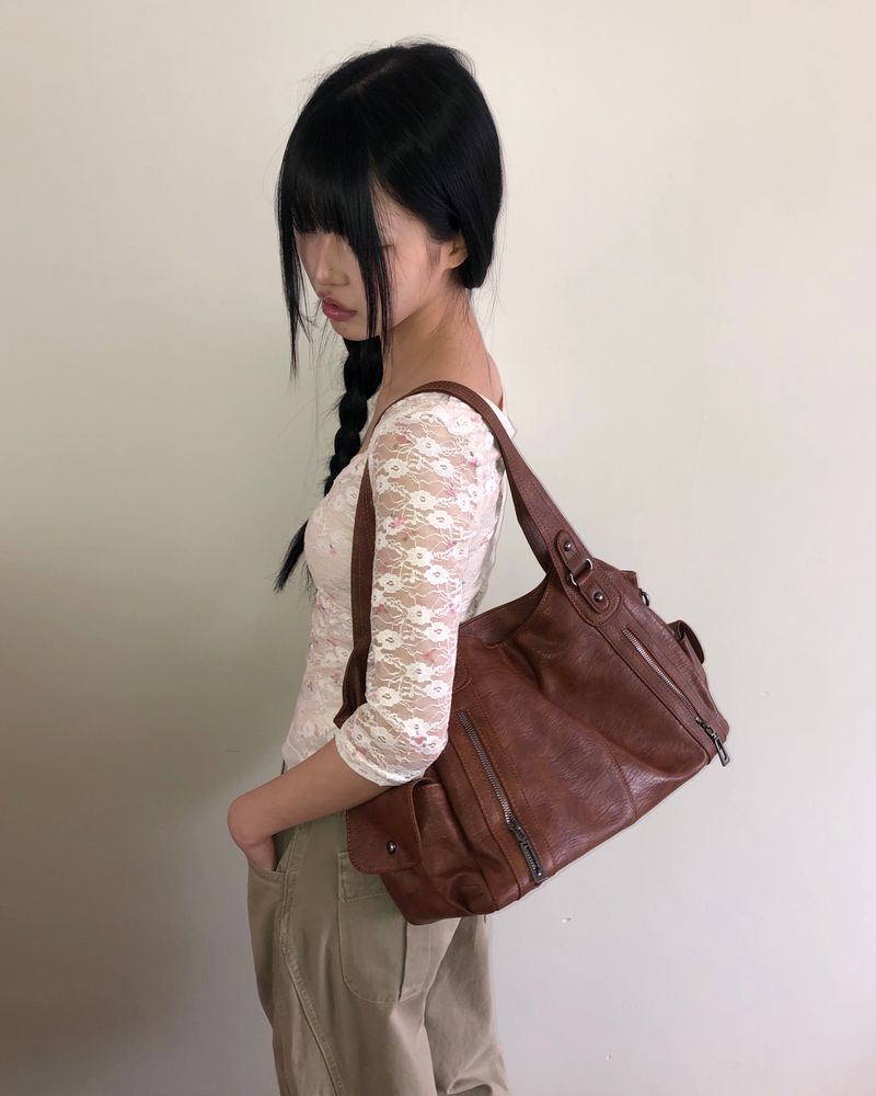グリフィン レザー マルチポケット ショルダーバッグ