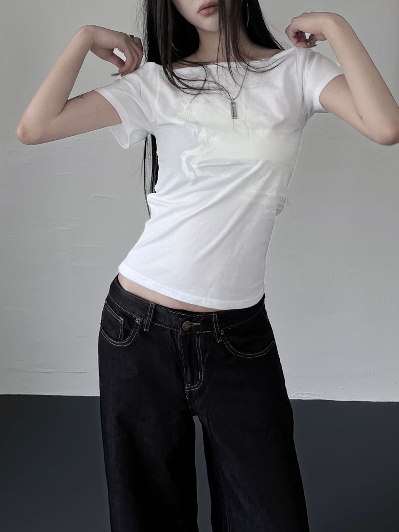 horse shadow off-shoulder T (2color)