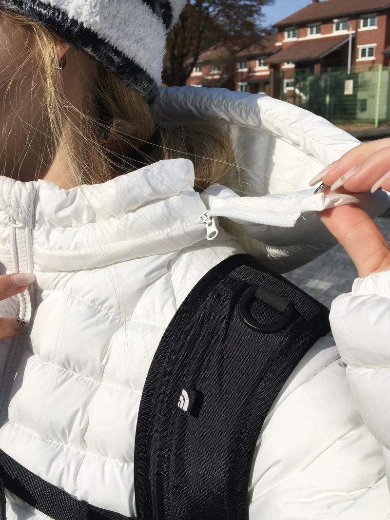 Detachable hood, two-way lightweight padding (4c)