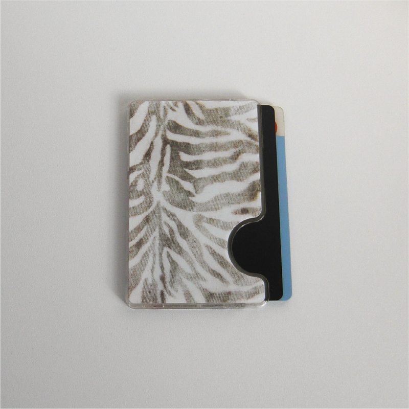 [MADE] zebra magsafe card holder (brown)