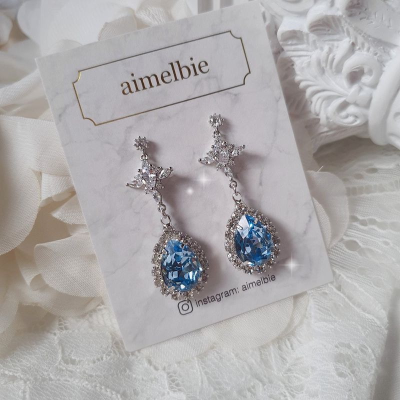 Romantic Queen Earring - Light Sapphire