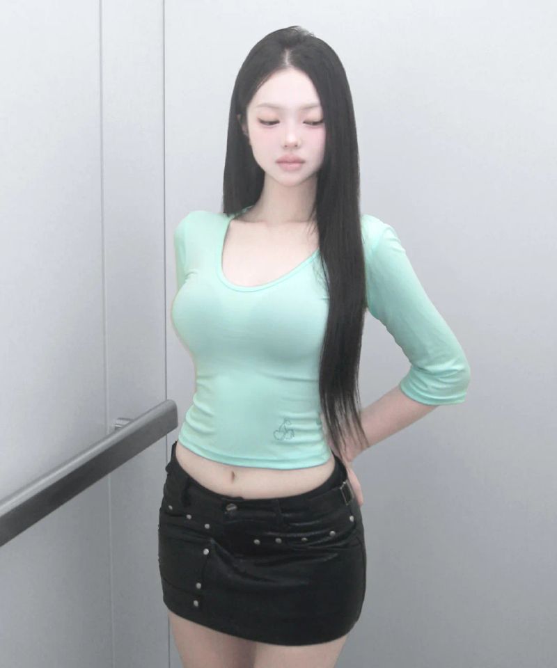 meego（ミーゴ）の「ミンティ チェリー Tシャツ（トップス）」