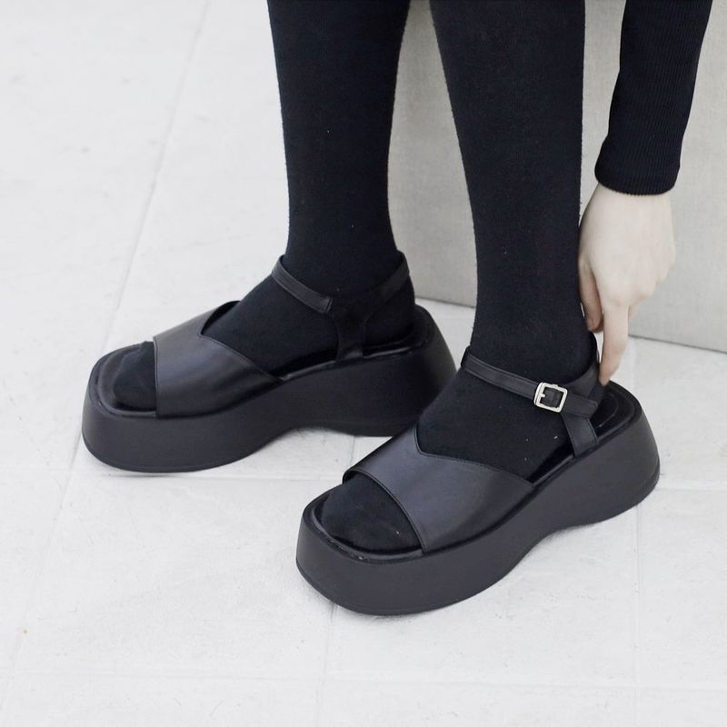Shimo open toe hoop sandals