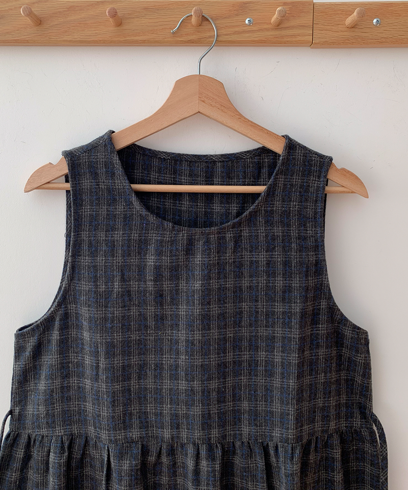 Brownie checkered bustier long skirt sleeveless autumn winter guest look date look 