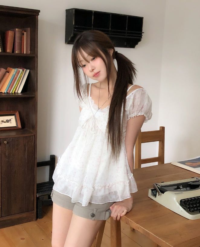 ULAN（ユレン）の「ロザリン フラワー フリル ブラウス（トップス）」