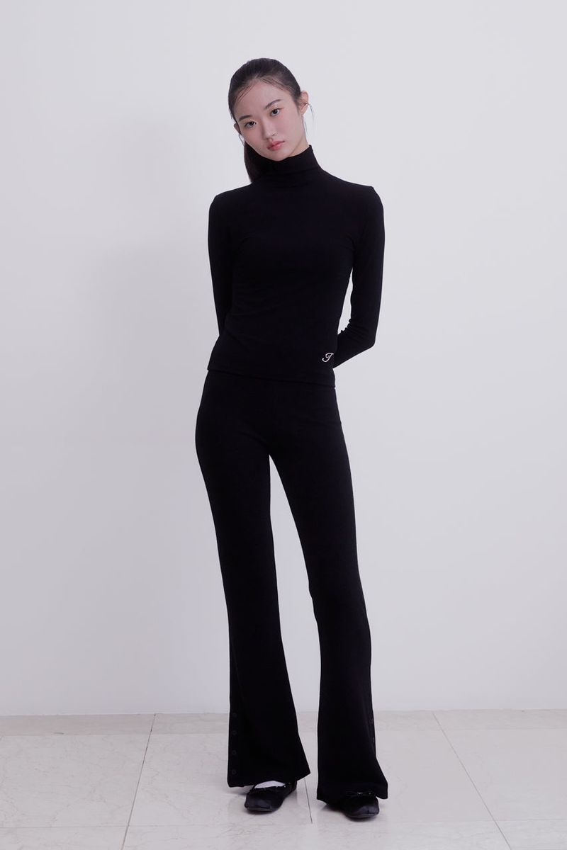 Classic slit Bootcut Pant (BLACK)