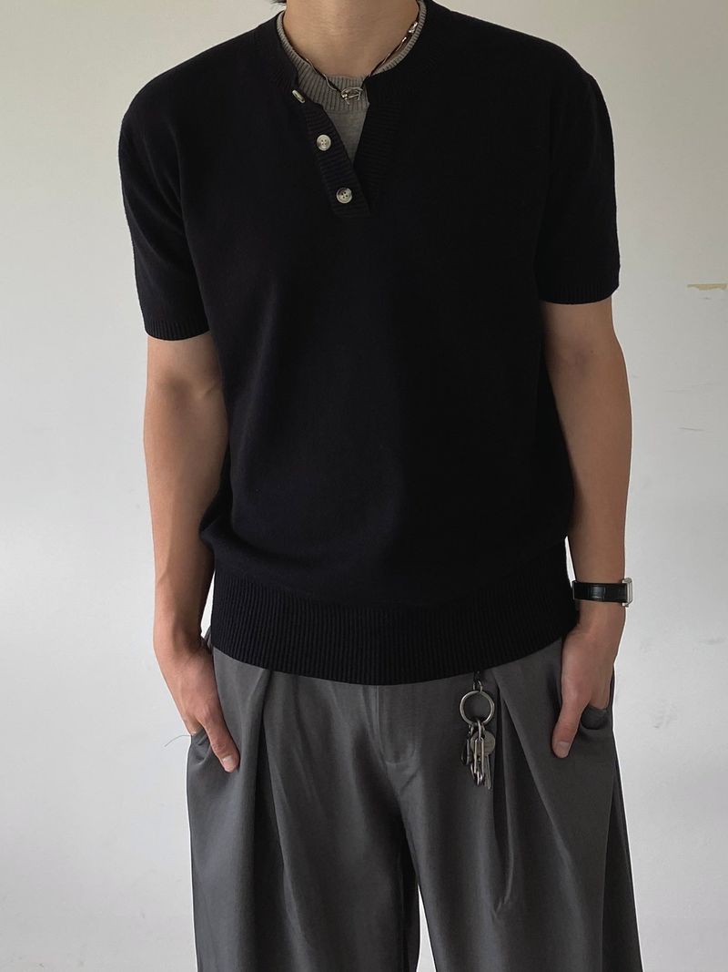 SSROOM(エスエスルーム)の「Embossed Layered Henley Neck Short-Sleeved Knitwear 4C(Tops)」