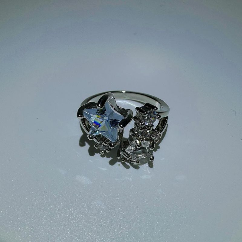 Wrapped star ring