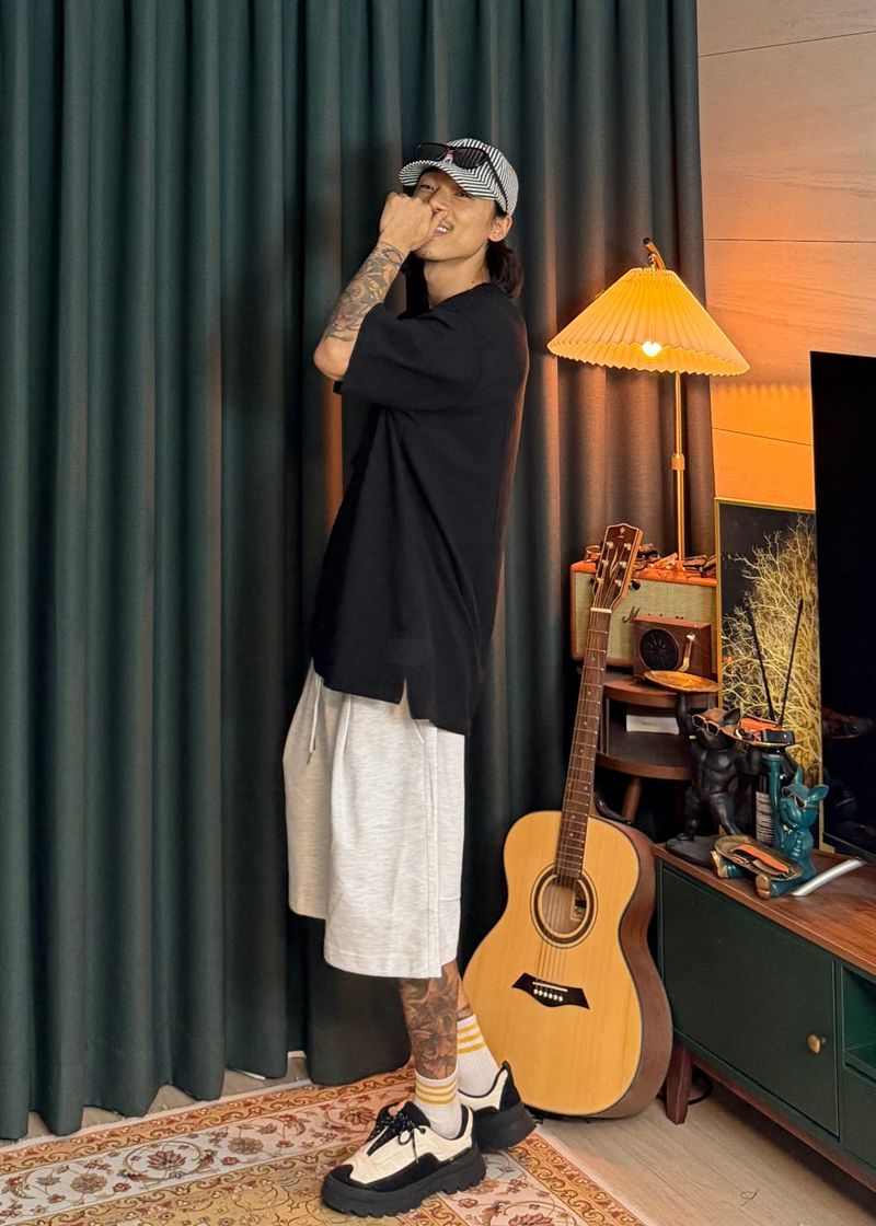 Light One-Tuck Bermuda Shorts 4COLOR