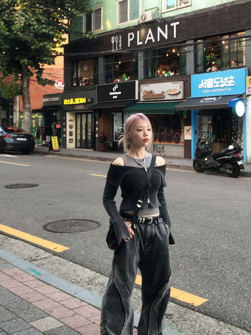 Unique cutting line grunge wide denim pants