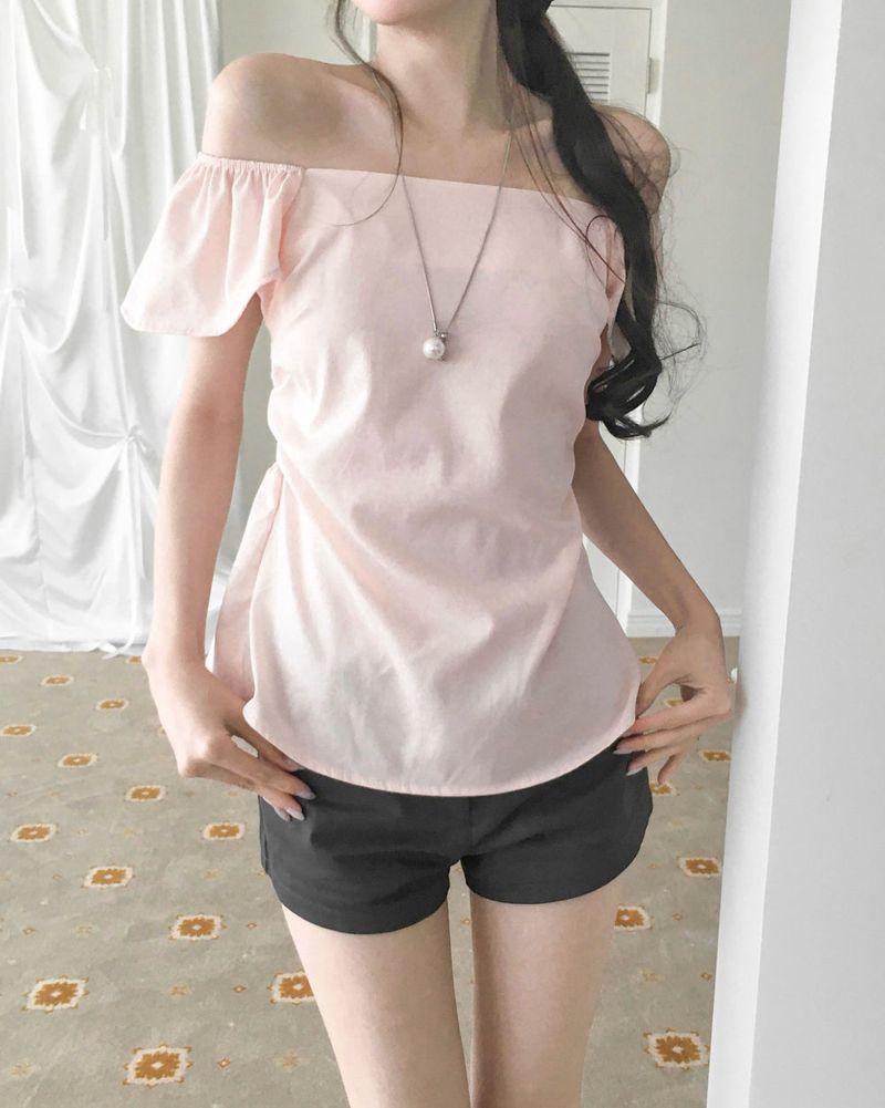 cloudemotion（クラウドエモーション）の「ode-blanc off & square shirring bl（Tops）」