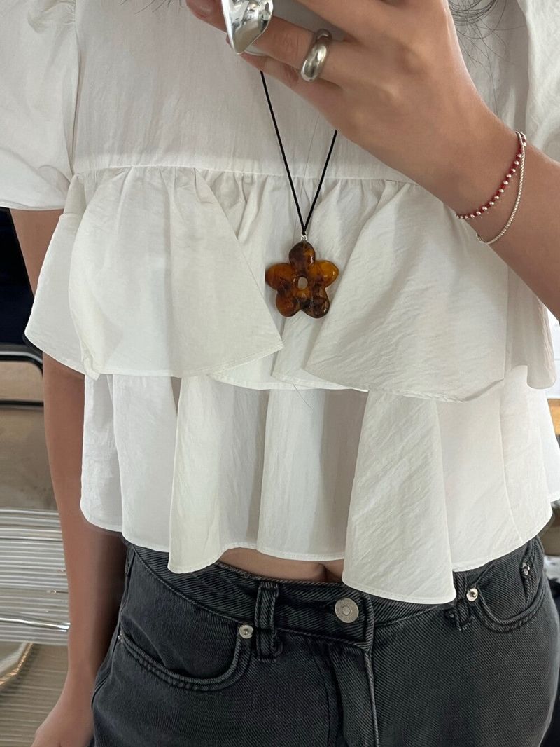 Homaika flower necklace 